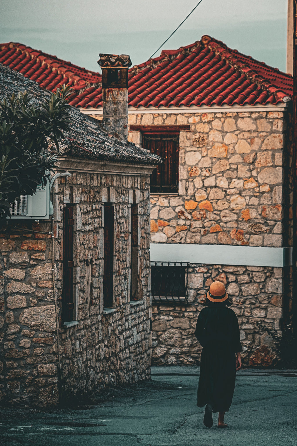 アフィトス村の石畳の路地