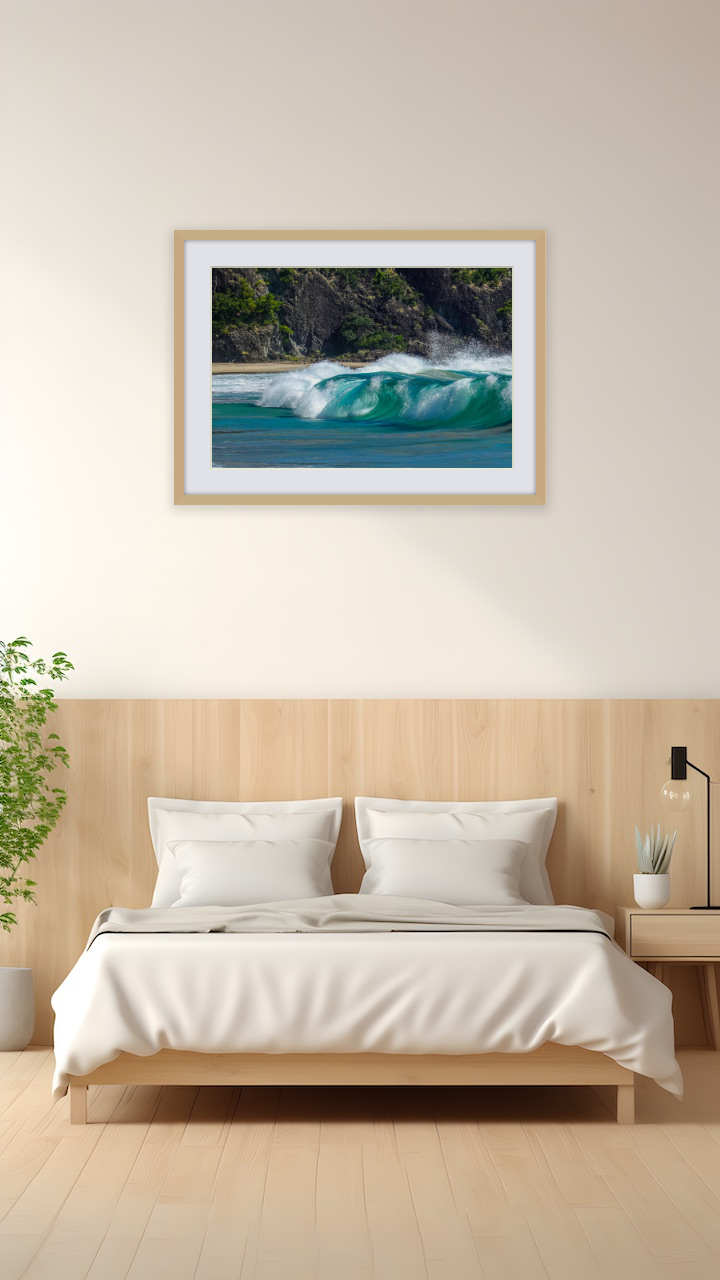 下田の美しい波が踊る海岸線